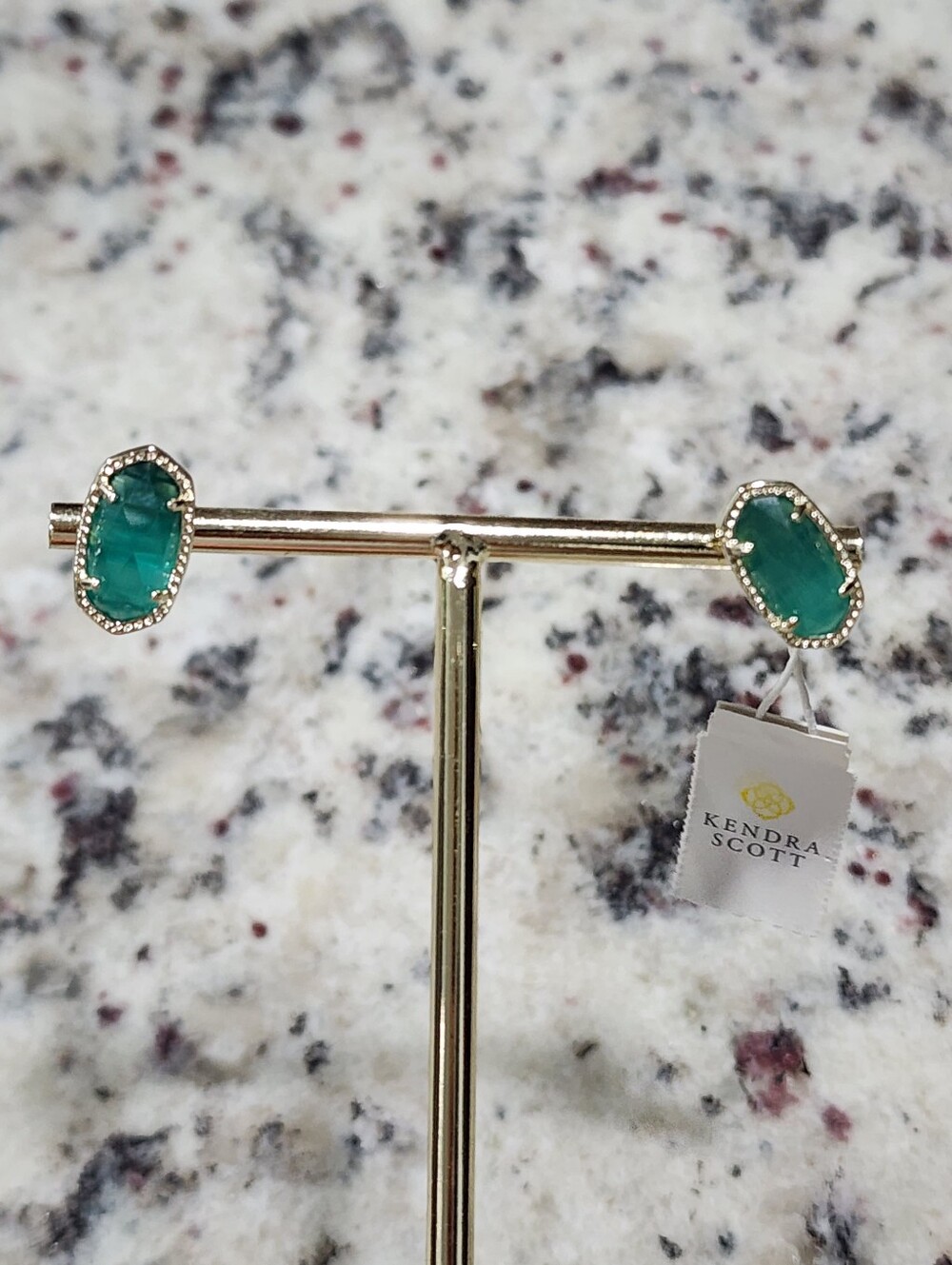 Kendra Scott Ellie Gold Emerald Green Stone Stud Earrings NWT